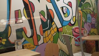 奇抜なデザイン