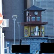 ＪＲ成田駅前にあるからくり時計