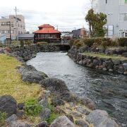 親水公園も整備されているきれいな川