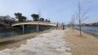 中の島を整備した公園