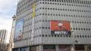 庶民的な感じのショッピングモール