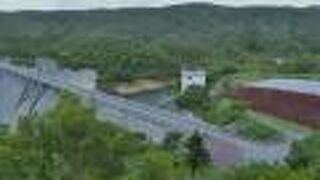 小さな重力式コンクリートダム