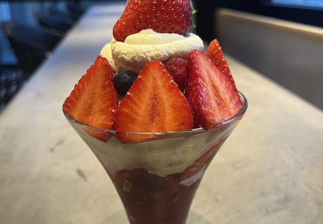 しめパフェ東京進出