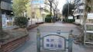 亀戸駅の南から続く