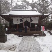 白根神社、西の河原駐車場からすぐ。