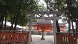 薬師寺の鎮守社として由緒ある神社です。