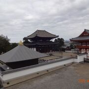 喜光寺は敷地が広く、歴史がありそうなお寺でした。
