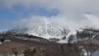 蔵王連峰の標高1736mの霊峰