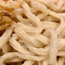 うどん…シコシコ、もちもち！最高だ！