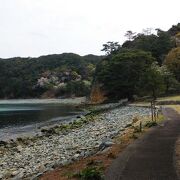 石の浜が特徴的な海水浴場