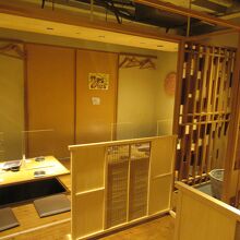 掘りごたつタイプのテーブル