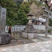 名勝金沢八景の中心の神社