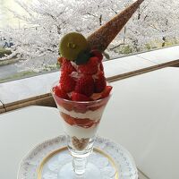 ティラウンジしなのパフェ