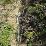 丹沢湖の北西岸にある段瀑