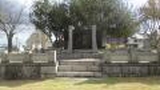 ずいぶんと立派な詩碑です。