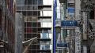 数寄屋橋交差点にあったソニービルの裏手からみゆき通りに続く通り