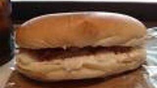 何を挟むか迷ってしまうコッペパン専門店