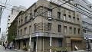 今も現役のビルとしての役割を果たしています