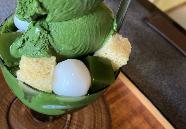 本物の抹茶パフェ