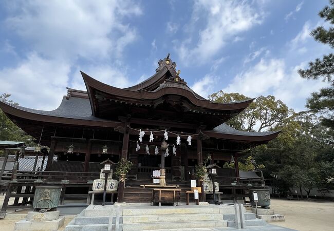 東かがわ市にある広い神社