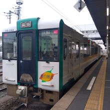 小牛田駅に停車する鳴子温泉行き列車