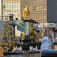 岐阜駅前の信長像