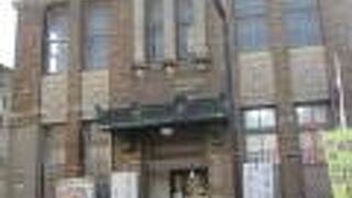 見た目と違って、木造の建物でした。