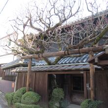 外観は古い街や