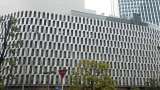 七年の歳月をかけて建て替えが完了、全館が再開、