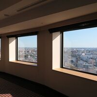 23階の宿泊階に到着、エレベーターホールからの眺めでアゲアゲ