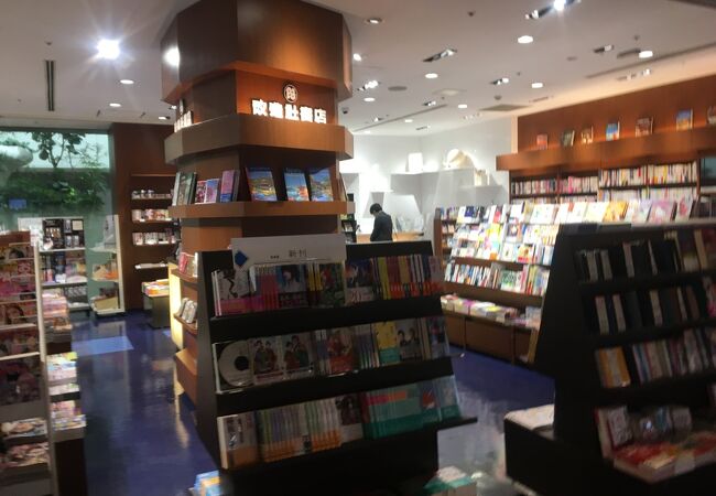 第一ターミナル制限エリア内の書店