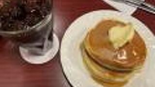 レトロ喫茶のホットケーキ