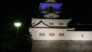 ライトアップの富山城