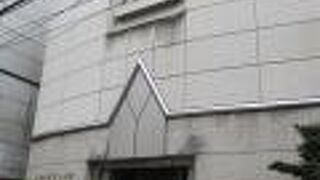 小さな美術館のようにも思える教会