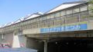 雨天の際にも濡れないで歩けるのが良い