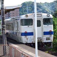 日南線を走るローカル列車