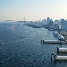 レインボーブリッジと日の出桟橋