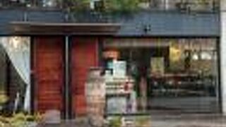 彦根城お堀沿いのお店