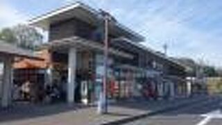 日本最古の（多分）パーキングエリア。古さは否めない。