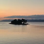 宍道湖に浮かぶ島