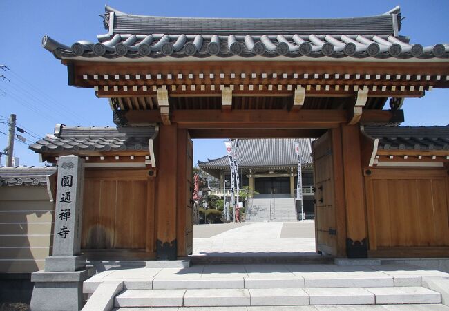 熱田神宮の近くの寺院です