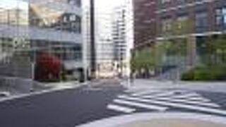 いまはきれいに舗装されている。