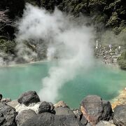 海のように広くて青い地獄池