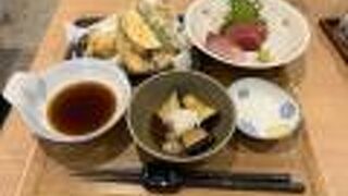 ほろ酔いセットからざる蕎麦で〆！