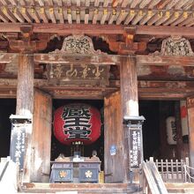 この奥に蔵王権現が安置されている