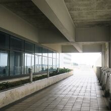 この先にあります