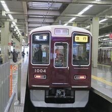 阪急電車（これは宝塚線です）