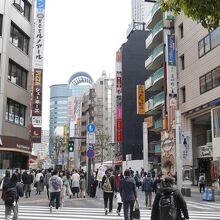 池袋駅側からの入り口。