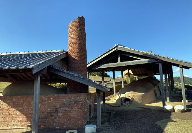 有田から嬉野に向かう途中に見える、山にある看板が目印です。