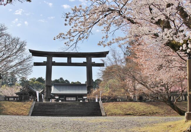 明治になって後醍醐天皇を祭神として創建された神社